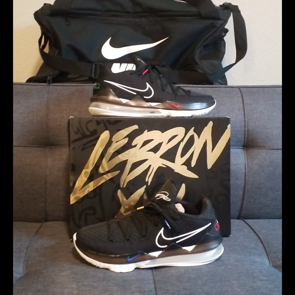 Lebron XVII Low Black/White Multi-Color